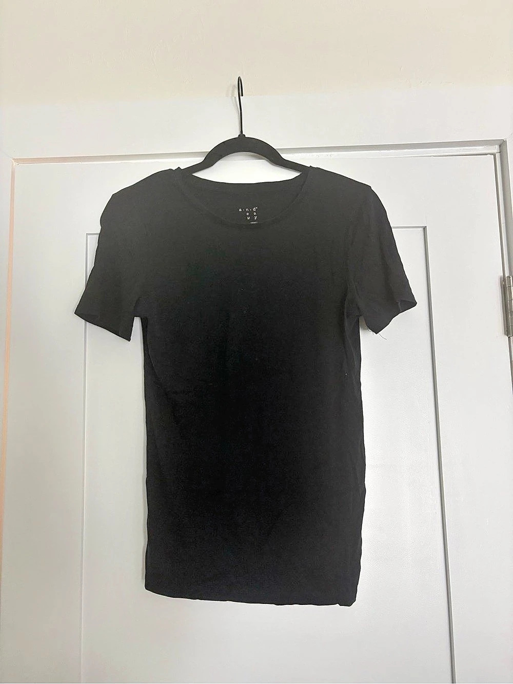 A New Day Black Short Sleeve Tee Size Medium Like New